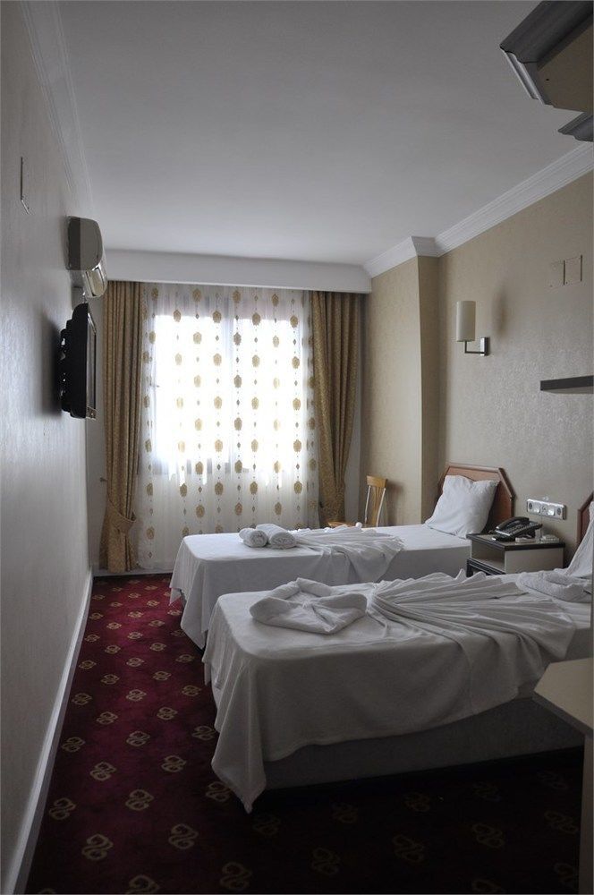 Ugur Otel Mersin  Exterior photo